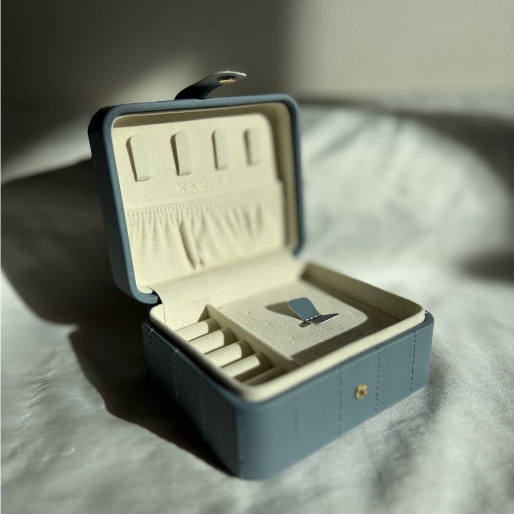 Blue Travel Jewelry Organizer